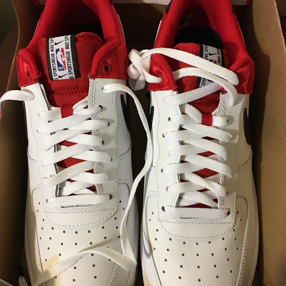 Nike Uptown Sneakers - Picture 1 of 4